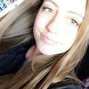 Meet your Posher, Alona